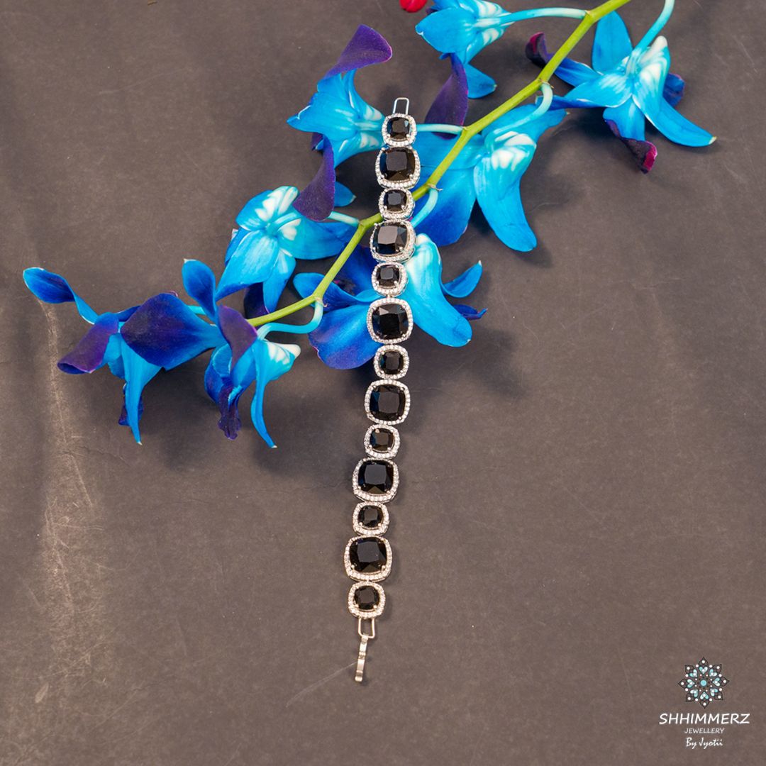 Uneven Bracelet