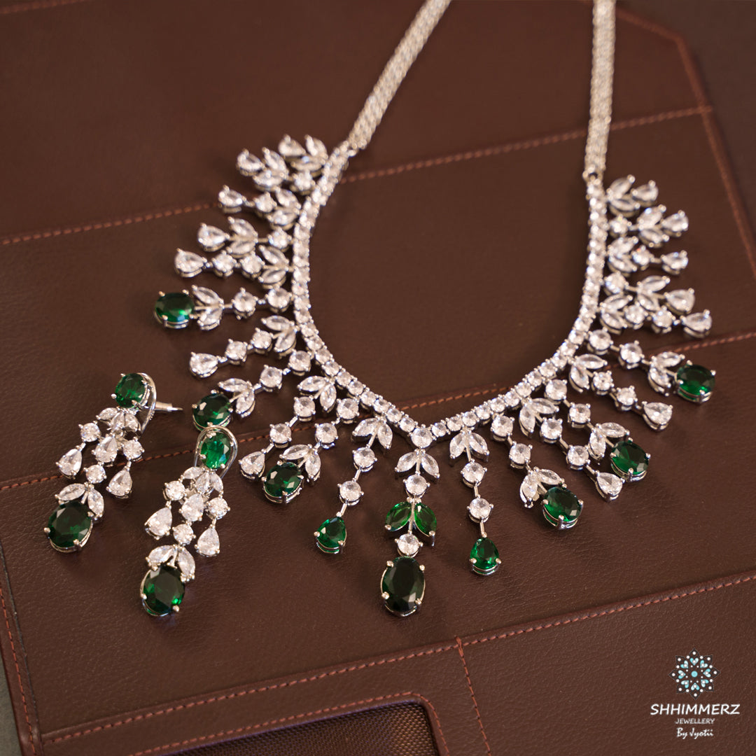 Stiff Emerald Neckpiece
