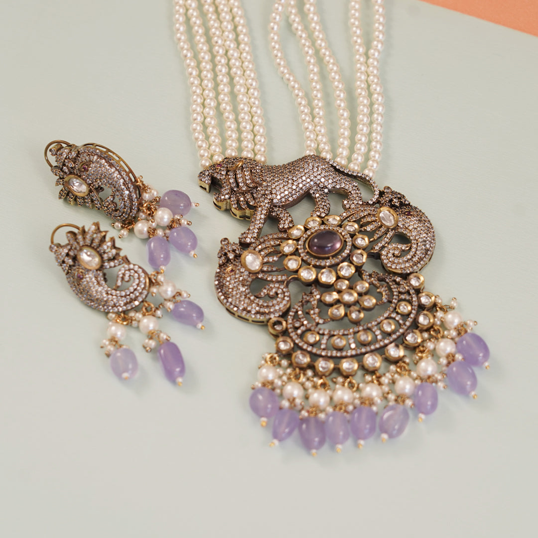 Noor Neckpiece