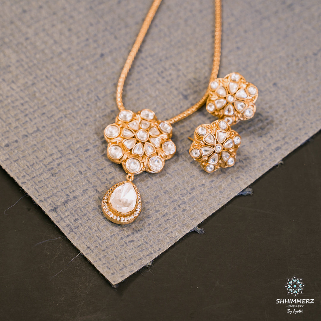 Floraa Kundan Neckpiece