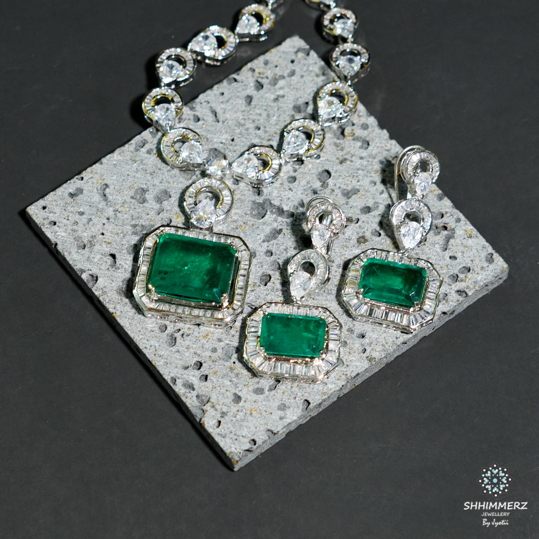 Ruhii Necklace