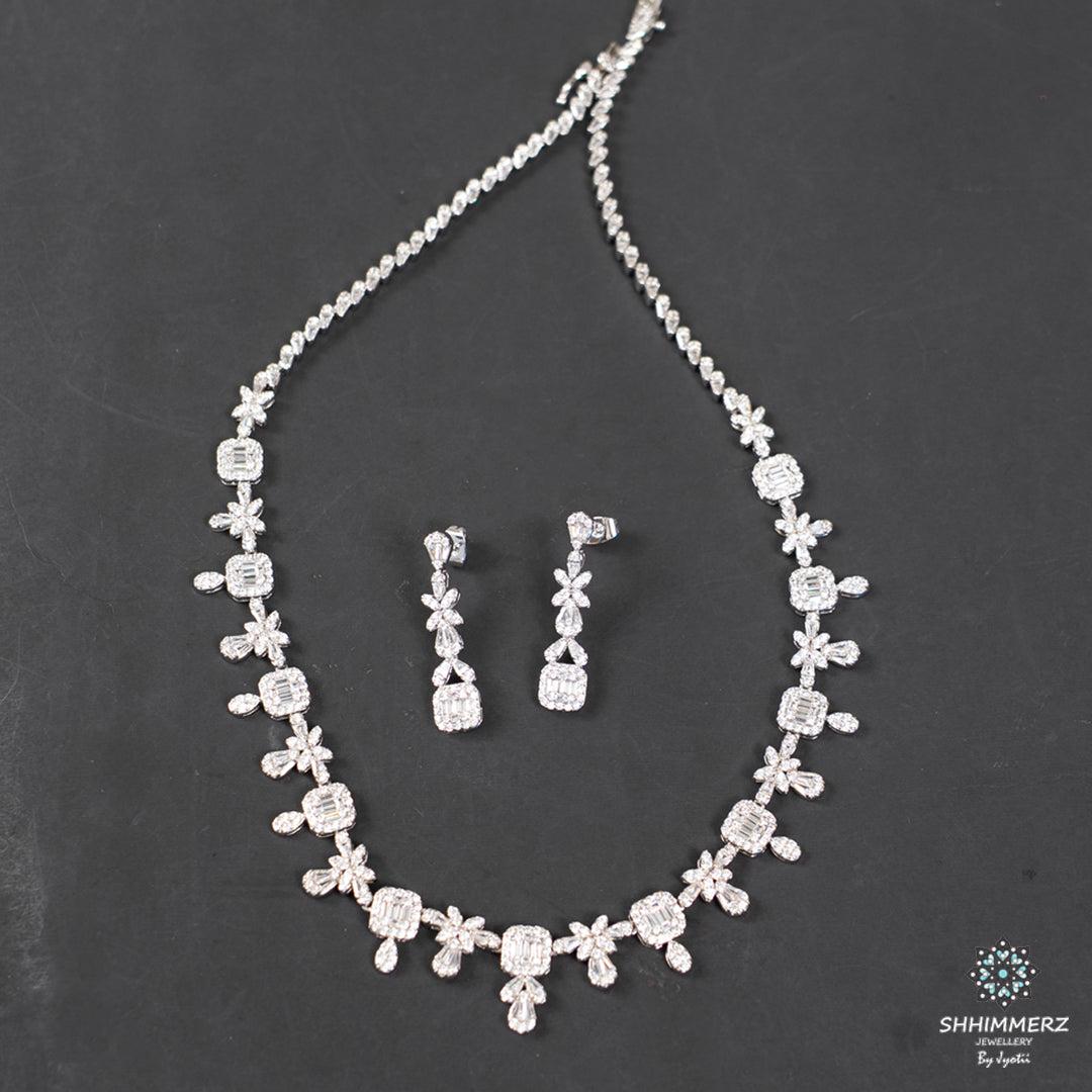 Royna Neckpiece