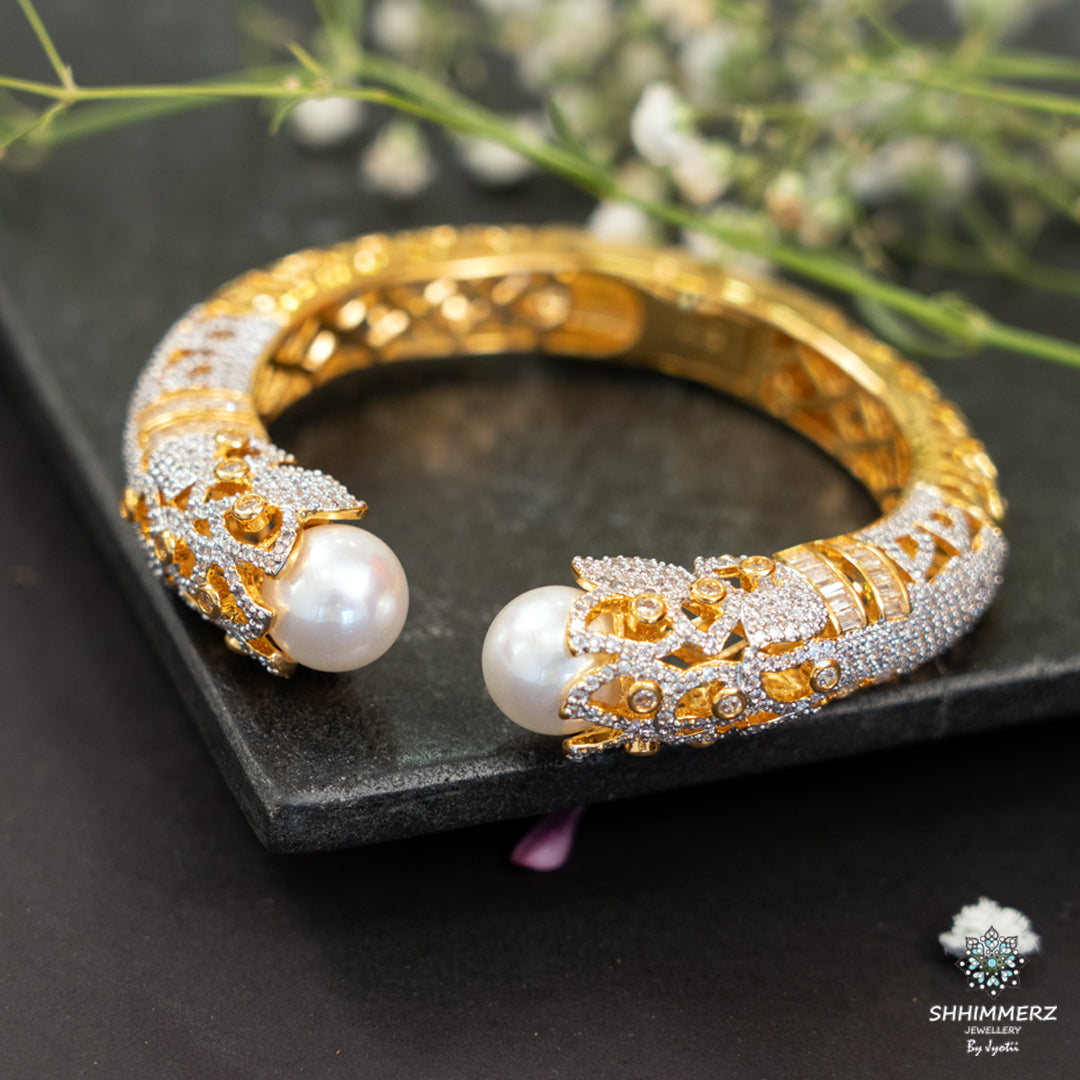 Suhana Bangle