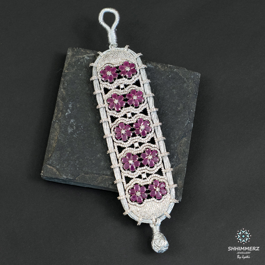 Naaz Handbling