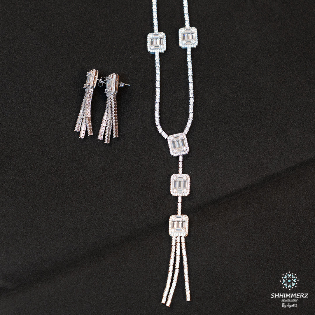 Ras Neckpiece