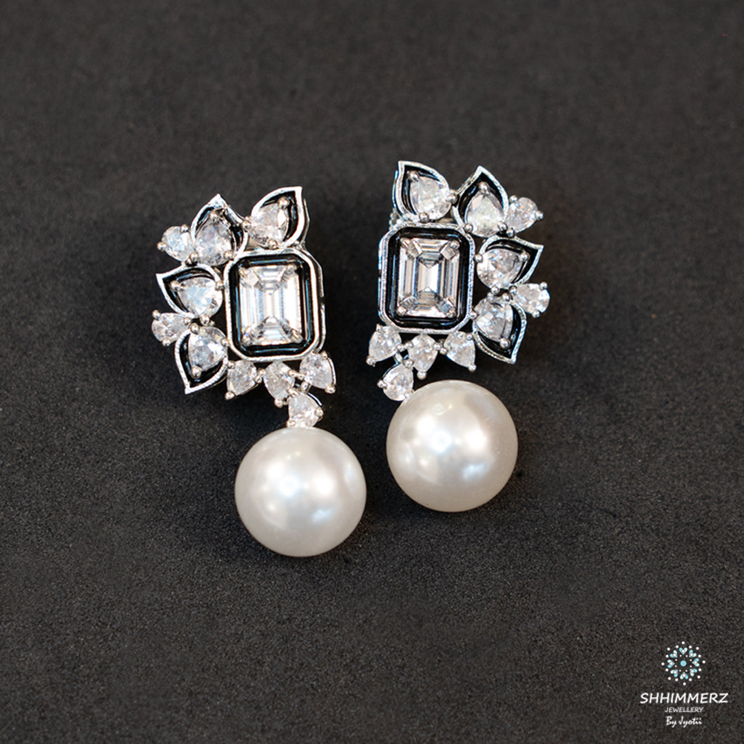 SIRA EARRINGS