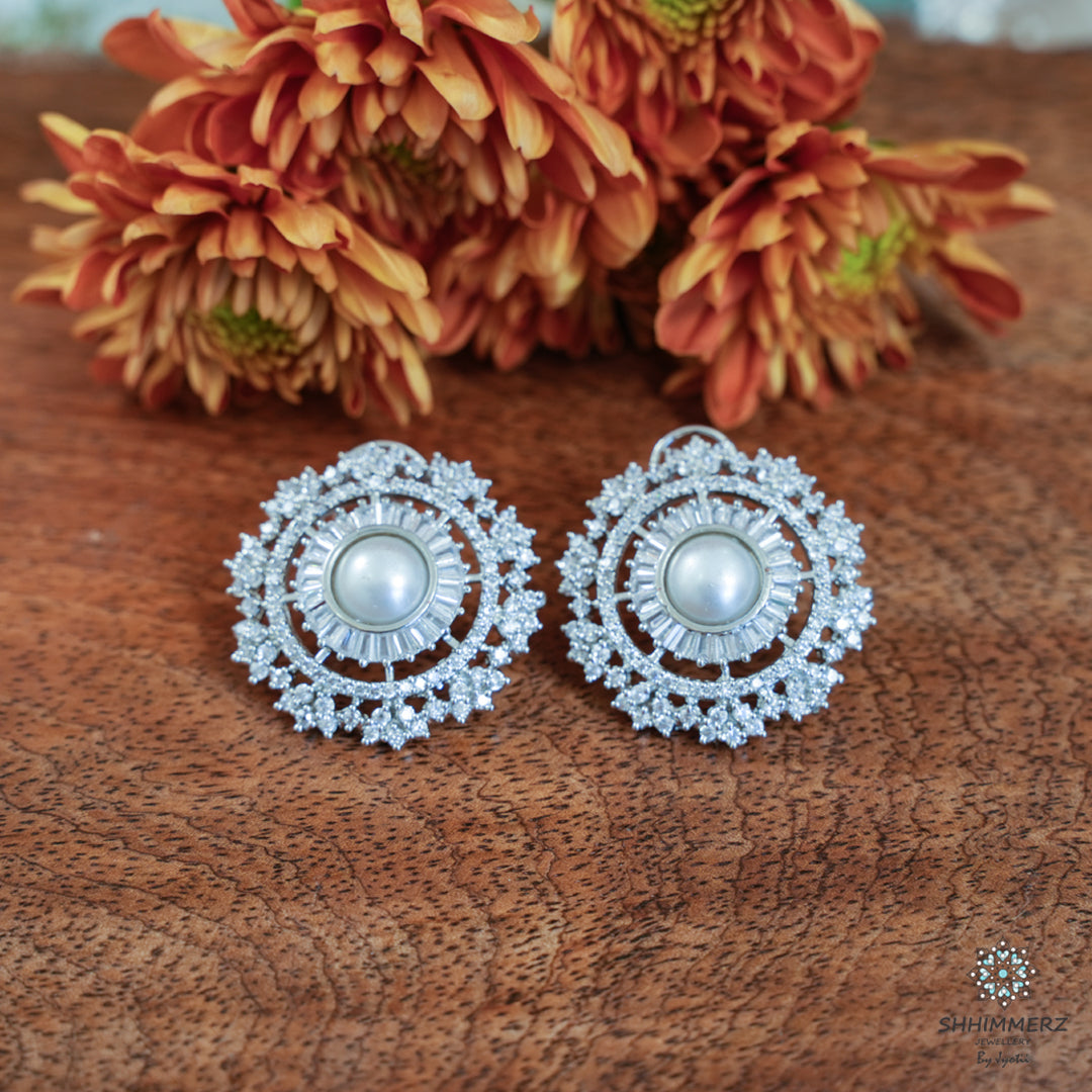 Round Pearl Studs