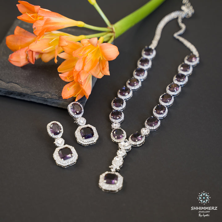Droplets Neckpiece