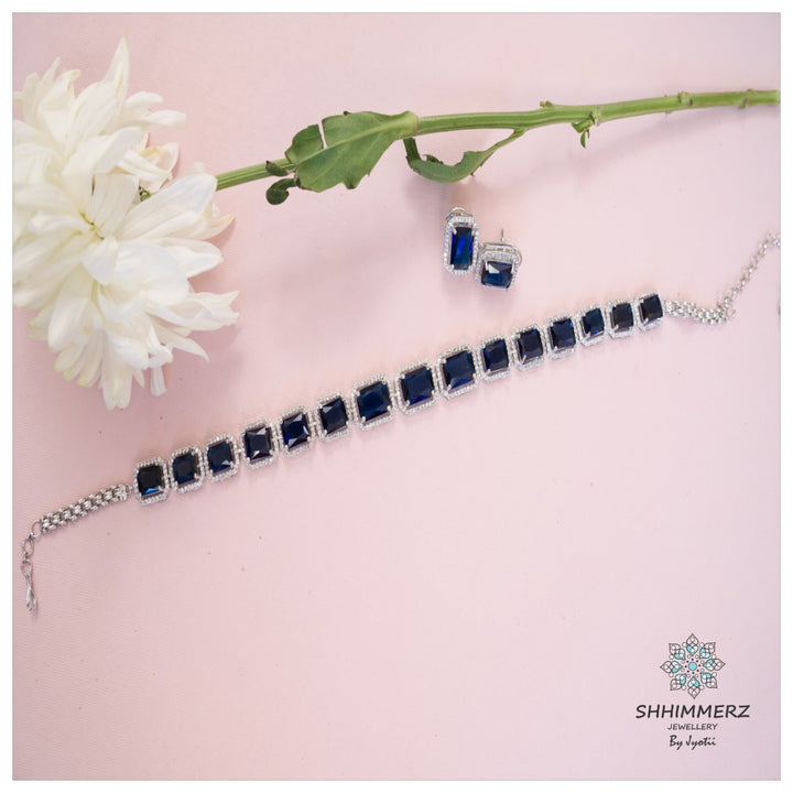 Sleek Stone Choker
