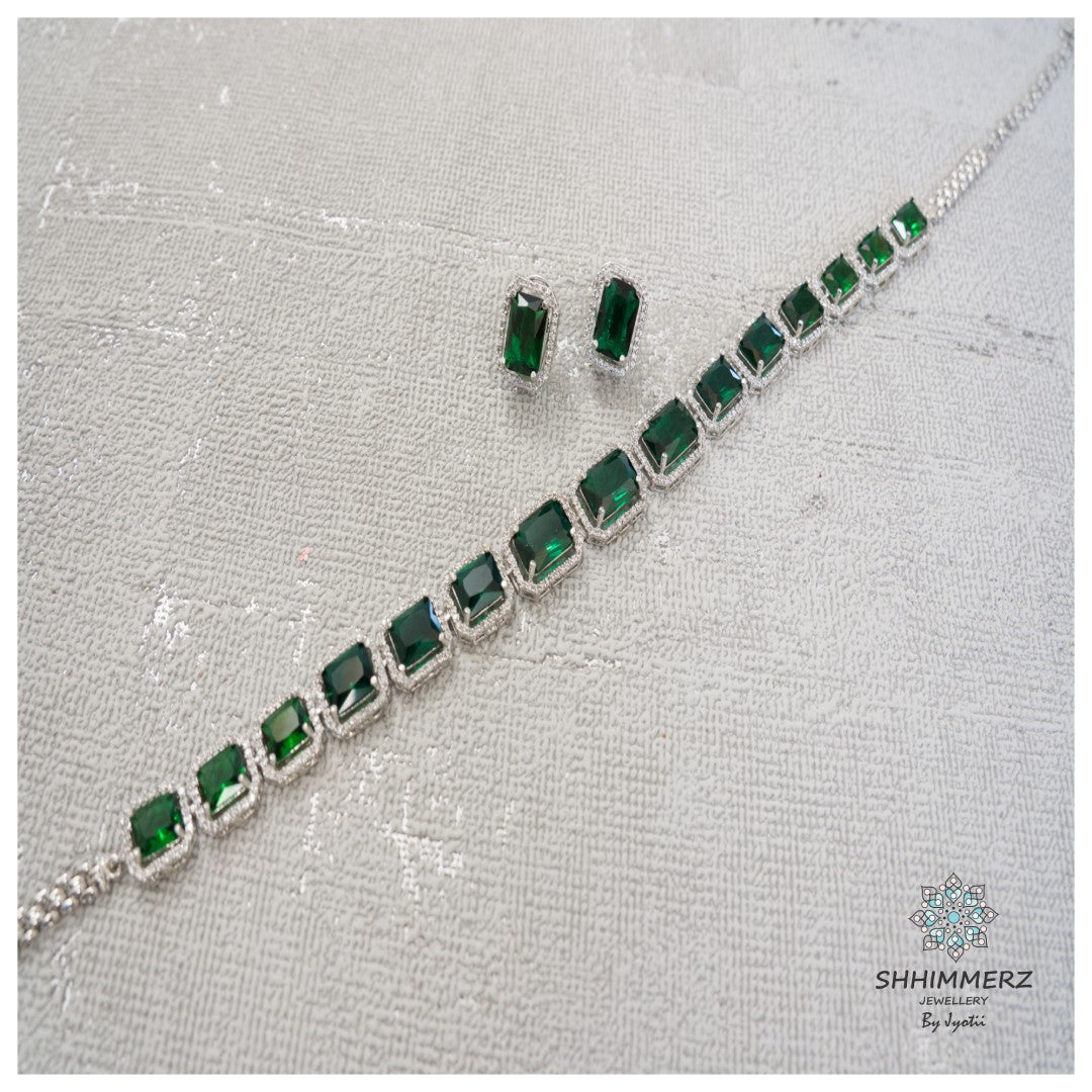 Sleek Stone Choker