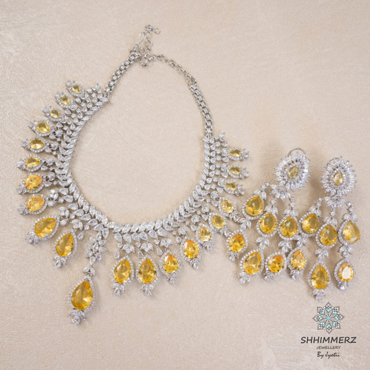 Beautiful Drop Stone Neckpiece
