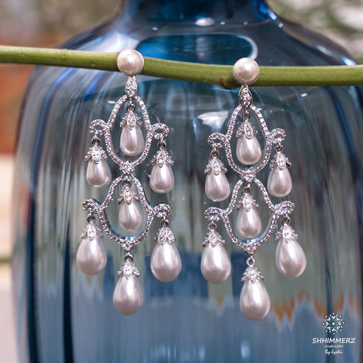 Lovely Dangling Pearl Earrings