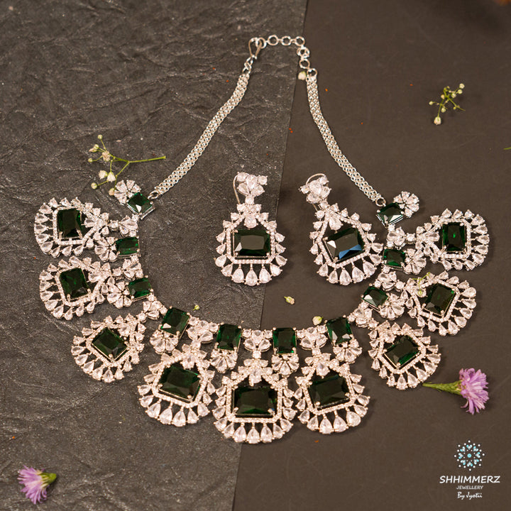 Noor Emerald Neckpiece