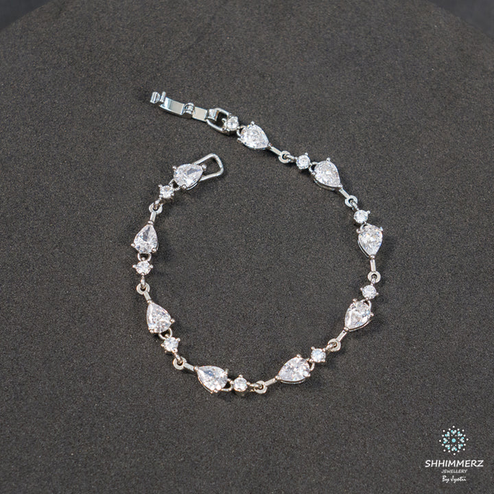 Sleek Dew Bracelet