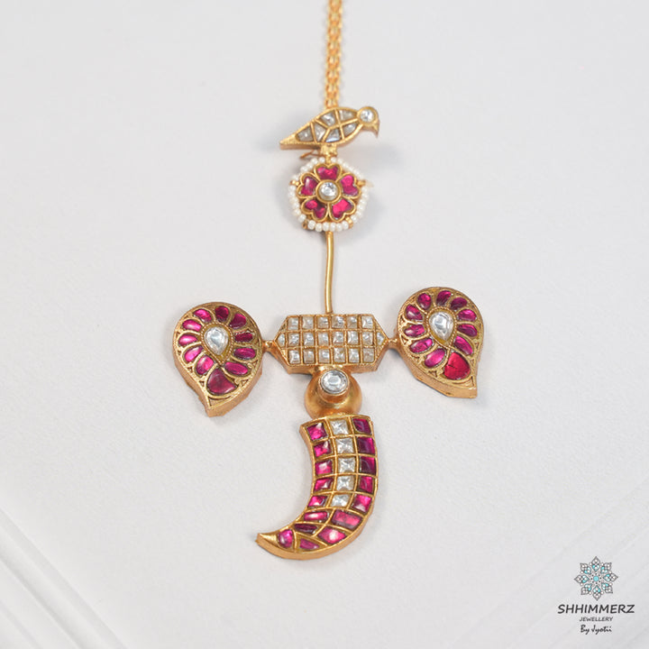 Aaarazo Neckpiece .