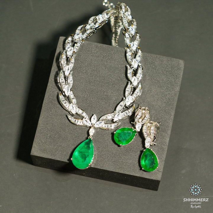 Link Neckpiece .