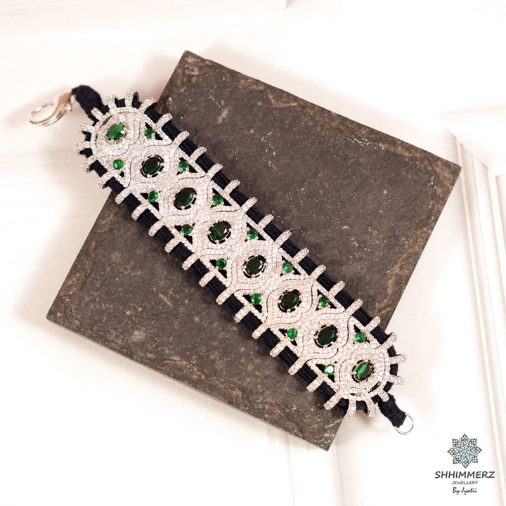 Naila Handbling