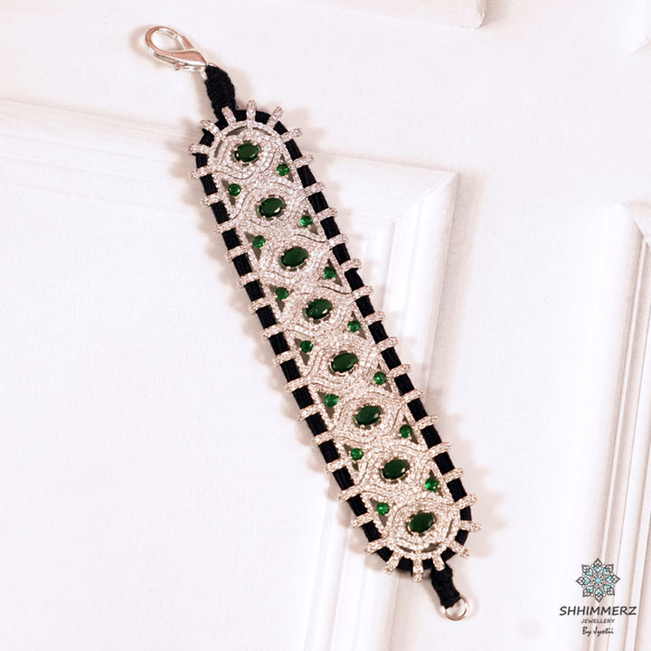 Naila Handbling