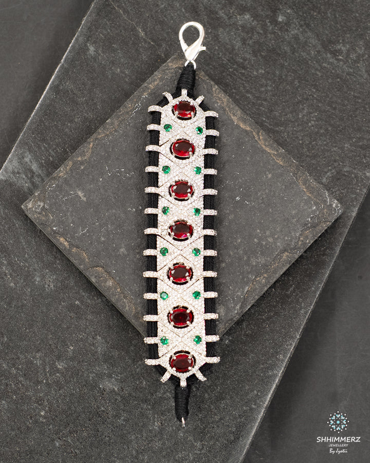 Nyaantaara Hand Bling