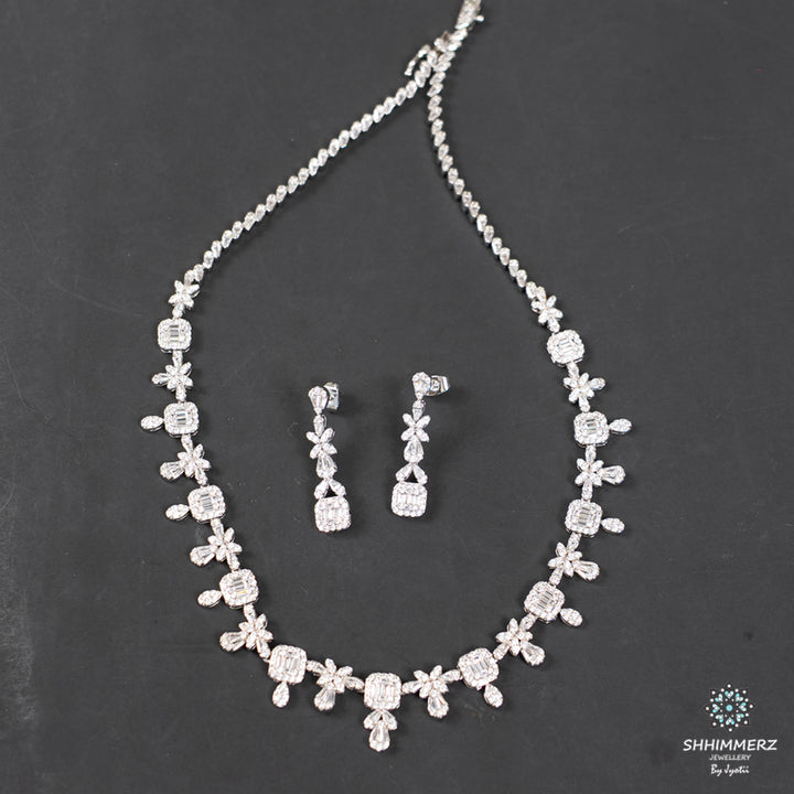 Royna Neckpiece
