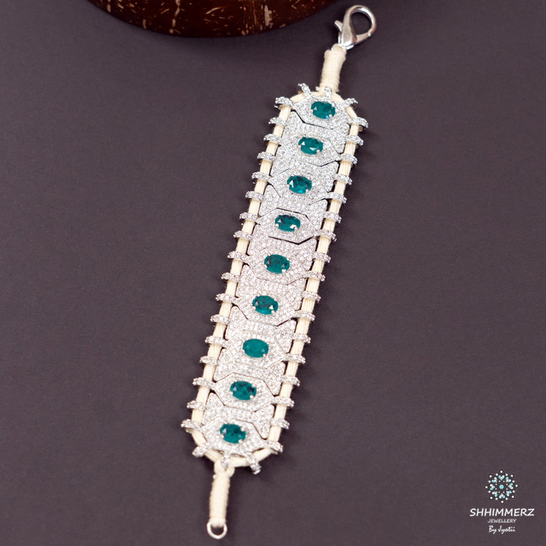 Neelam Handbling