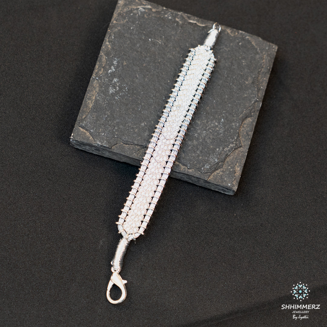 Nooam Handbling