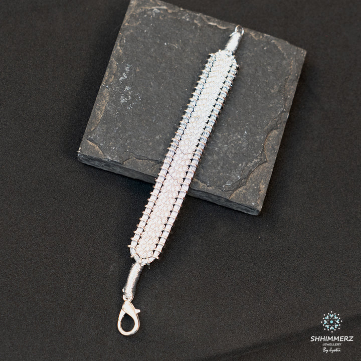 Nooam Handbling