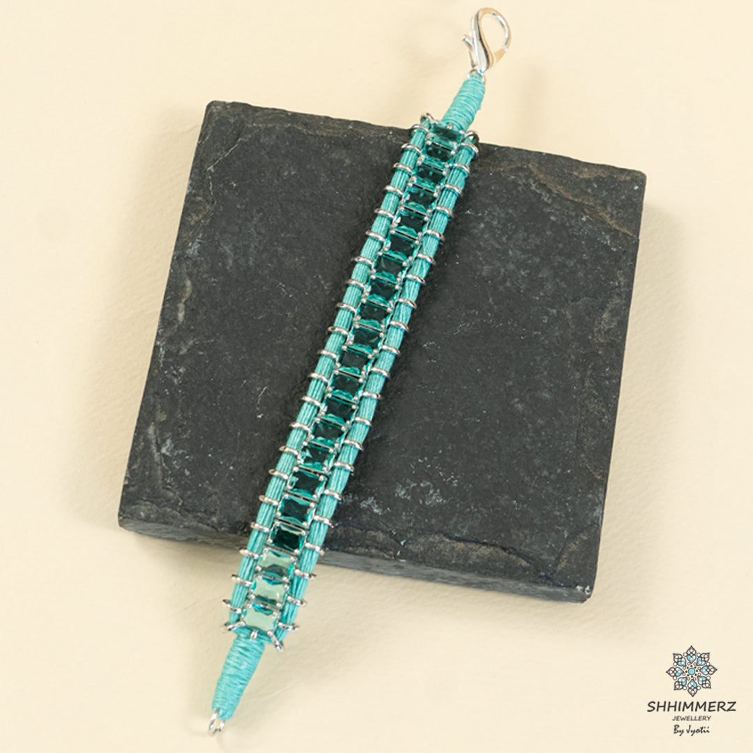 Neesha Handbling