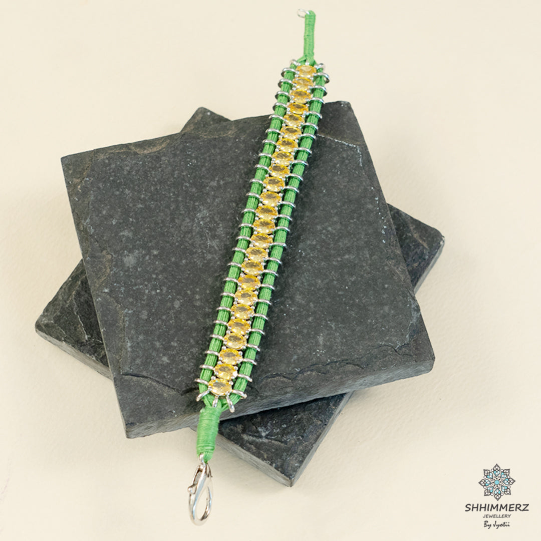 Neesha Handbling