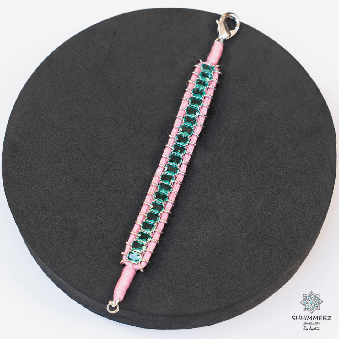 Neesha Handbling