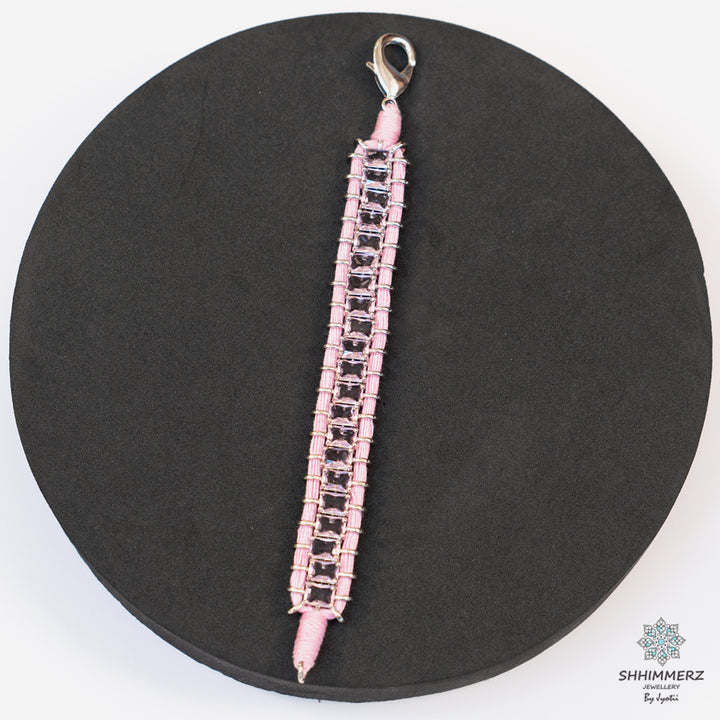 Neesha Handbling