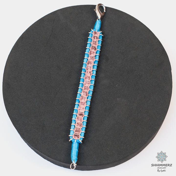 Neesha Handbling