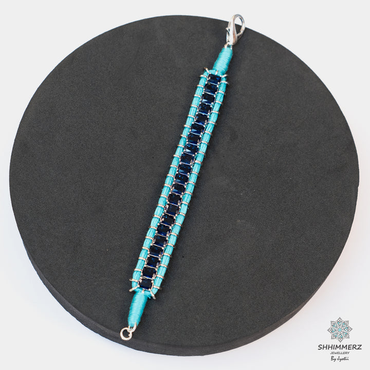 Neesha Handbling