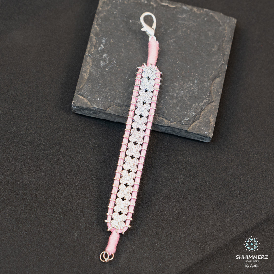 Naara Handbling