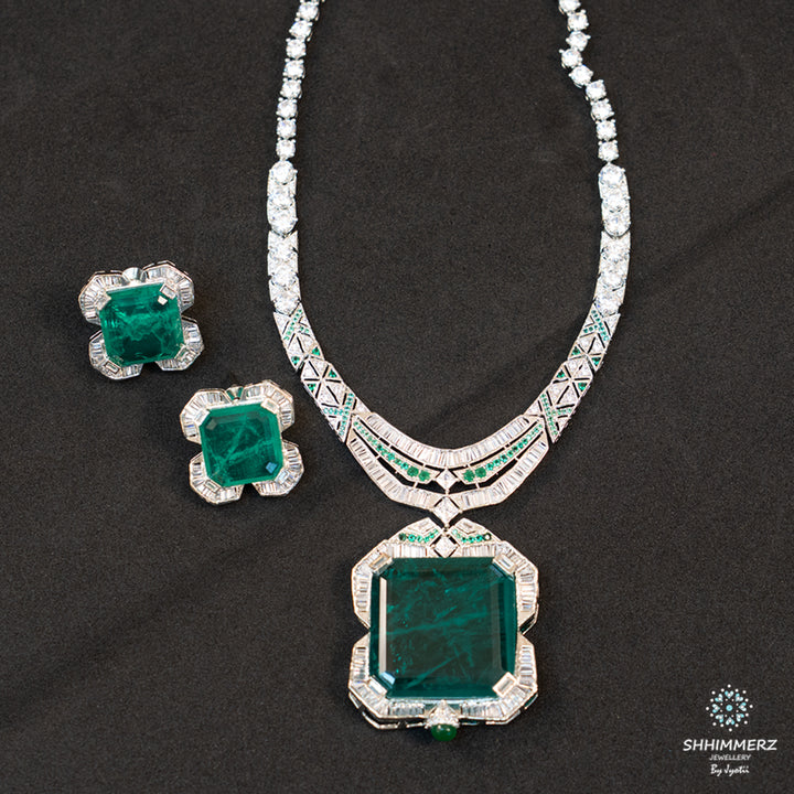 Sara Neckpiece