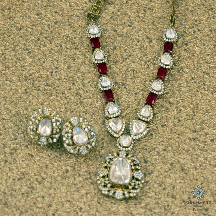 Deya Neckpiece