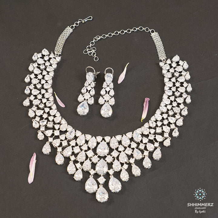 Humma Neckpiece