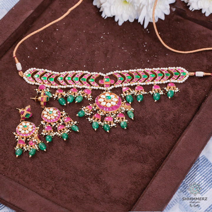 Sparkling Paachi Kundan Choker