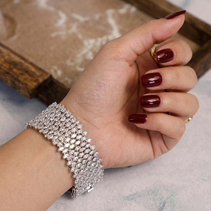 Humming Broad Bracelet