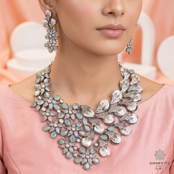 Bouquet Neckpiece