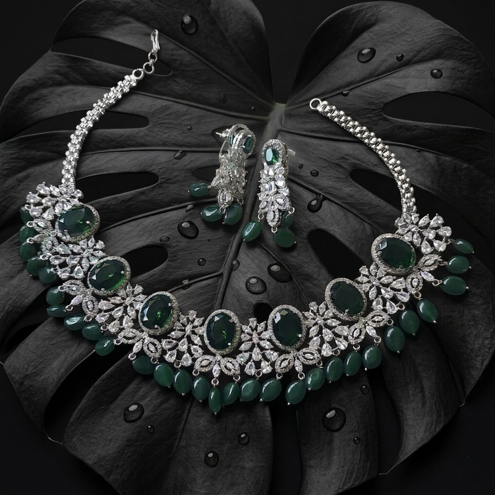 Amya Neckpiece