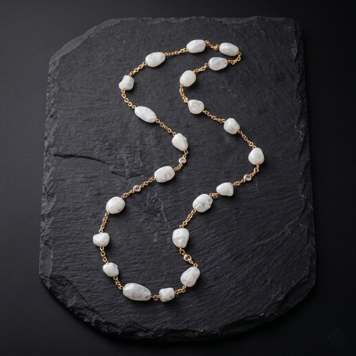 Soj Neckpiece