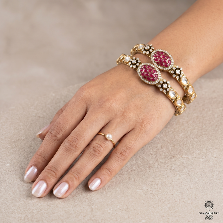 Takshi Bangles