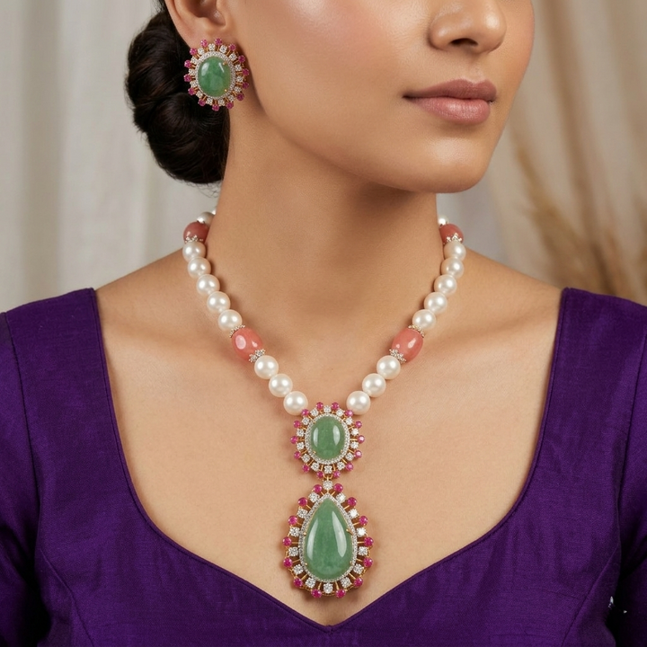 Nitra Neckpiece