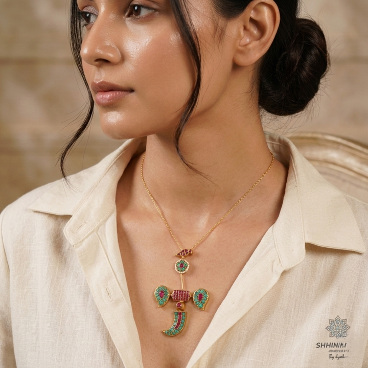 Aaarazo Neckpiece .