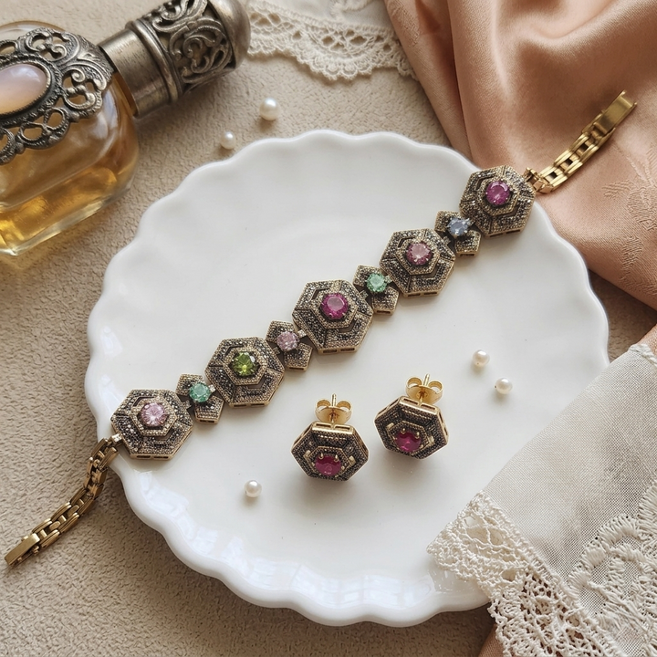 Aaani Choker