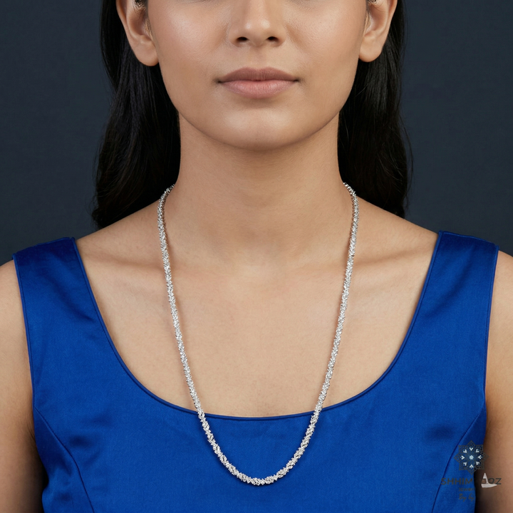 Chino Neckpiece