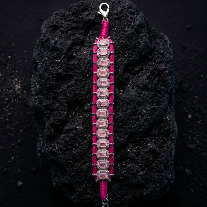 Naina Handbling