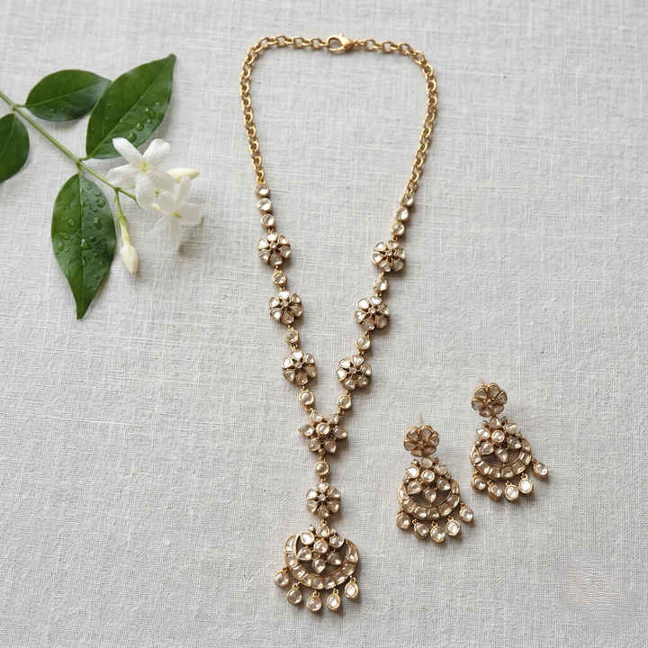 Amoli Neckpiece