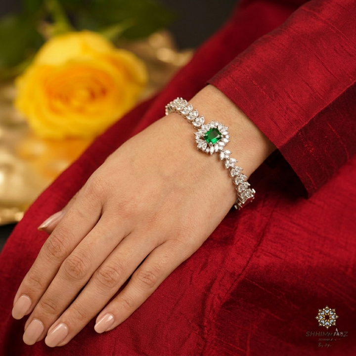 Sleek and Dainty Kada